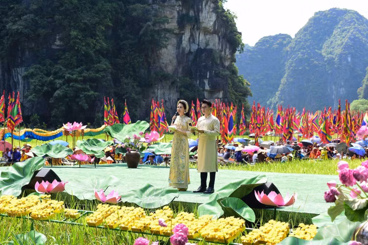 Tuan du lich Ninh Binh 2023: Ruc ro “Sac vang Tam Coc - Trang An”-Hinh-4