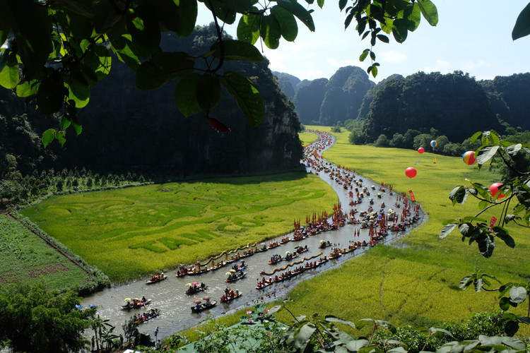 Tuan du lich Ninh Binh 2023: Ruc ro “Sac vang Tam Coc - Trang An”-Hinh-2