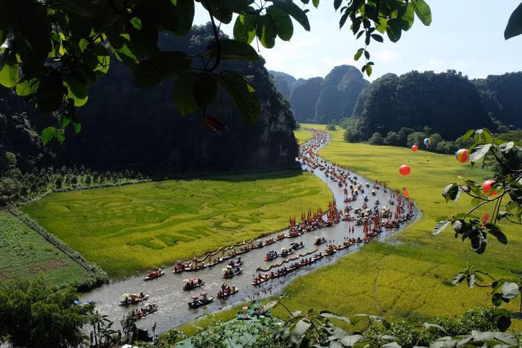 Tuan du lich Ninh Binh 2023: Ruc ro “Sac vang Tam Coc - Trang An”-Hinh-2