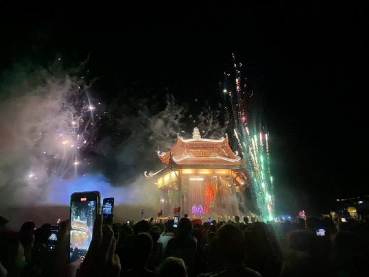 Lễ hội Vu Lan báo hiếu 2023: Tri ân gia đình có công với cách mạng - Hình 7 Le hoi Vu Lan bao hieu 2023: Tri an gia dinh co cong voi cach mang-Hinh-7