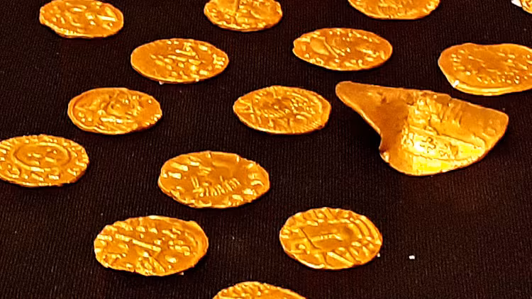 Do kim loai, bat ngo tim duoc kho bau tri gia 42 ty dong-Hinh-8