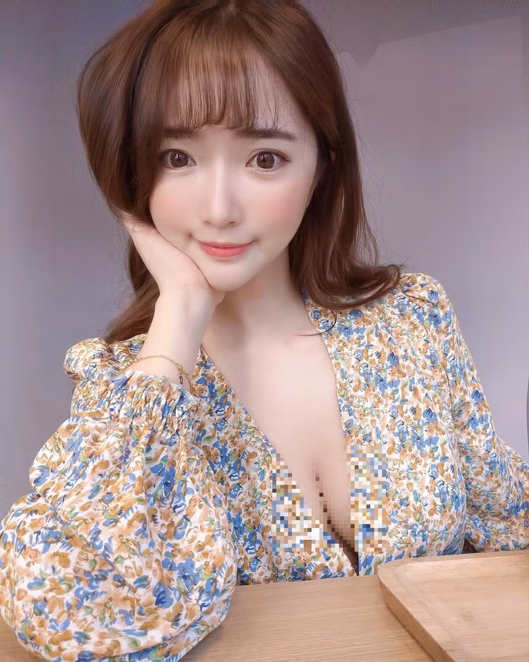 Nu streamer xinh nhu hotgrirl bat ngo 
