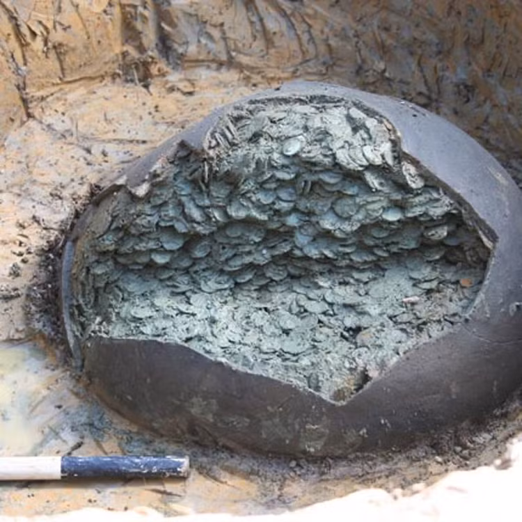 Dao dat giua dong, bat ngo phat hien “kho bau” khung hon 24 ty-Hinh-2