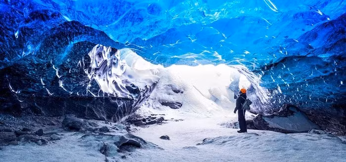 Kham pha hang bang khong lo duoi long song-Hinh-2