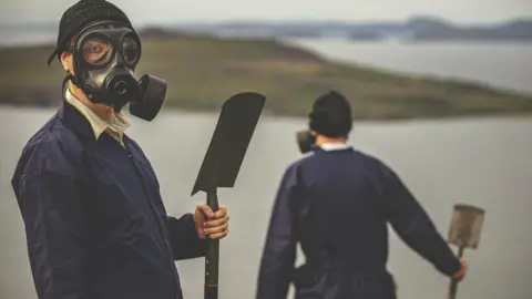 Hòn đảo bị bỏ hoang nhiều thế kỷ, mệnh danh 'quái vật ô nhiễm' - Hình 5 Hon dao bi bo hoang nhieu the ky, menh danh 'quai vat o nhiem'-Hinh-5