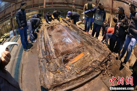 Khai quat mo co duoi nuoc, chuyen gia that kinh khi thay thu nay