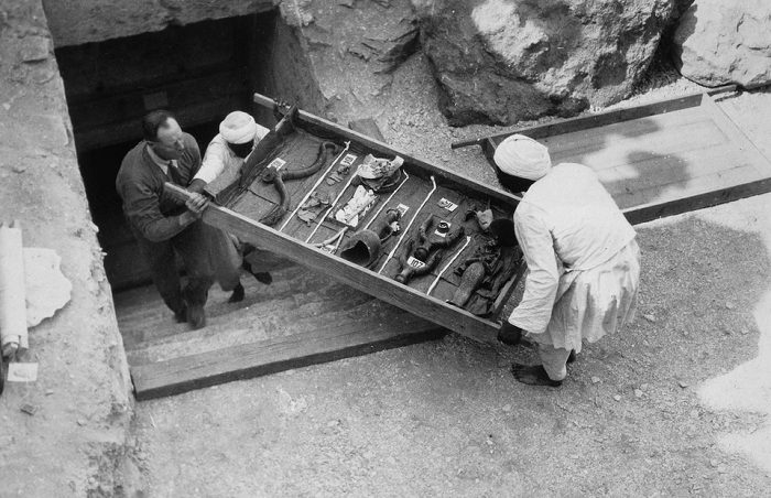 4 điều ít biết về việc khai quật lăng mộ Pharaoh Tutankhamun - Hình 10 4 dieu it biet ve viec khai quat lang mo Pharaoh Tutankhamun-Hinh-10