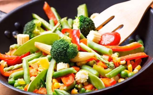 Dieu gi xay ra voi co the khi tieu thu qua nhieu rau xanh?