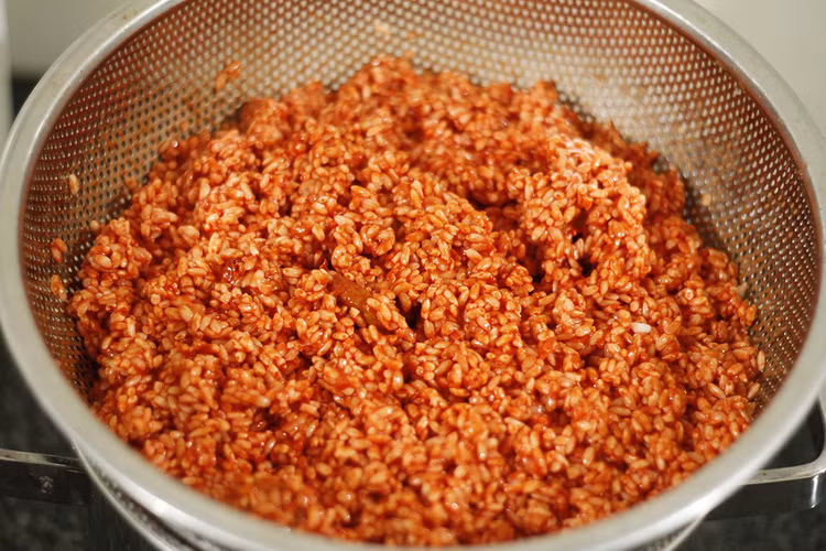 Cách làm xôi cá chép dâng cúng ông Công ông Táo - Hình 6 Cach lam xoi ca chep dang cung ong Cong ong Tao-Hinh-6