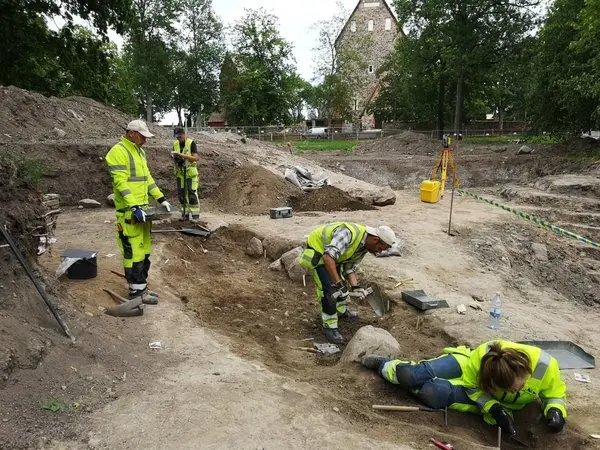 Bi an hai cot ngan nam ngu yen trong “con thuyen chet choc