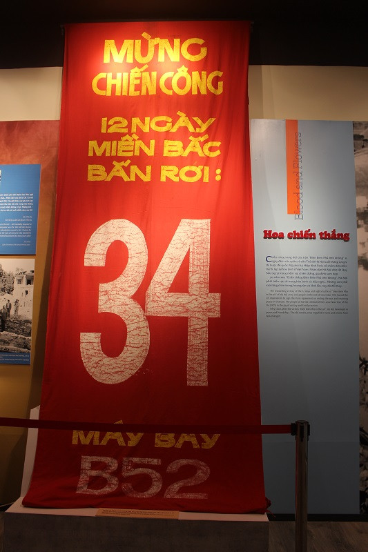 Chum anh vo gia: Ha Noi 12 ngay dem - Ruc ro chien cong-Hinh-21