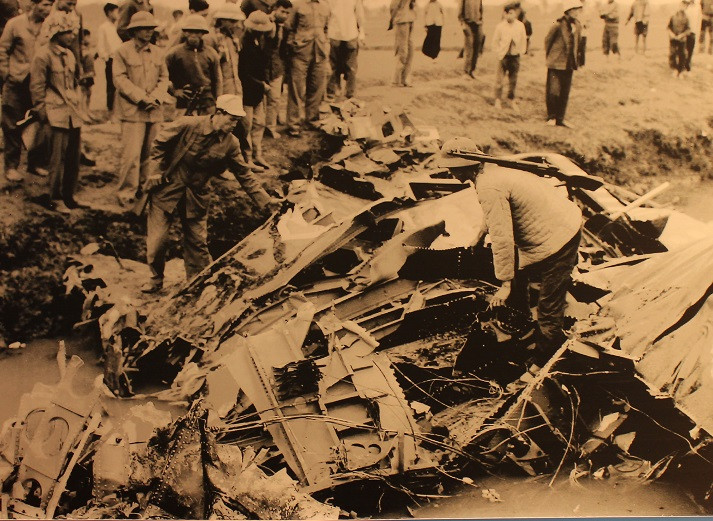 Chum anh vo gia: Ha Noi 12 ngay dem - Ruc ro chien cong-Hinh-15