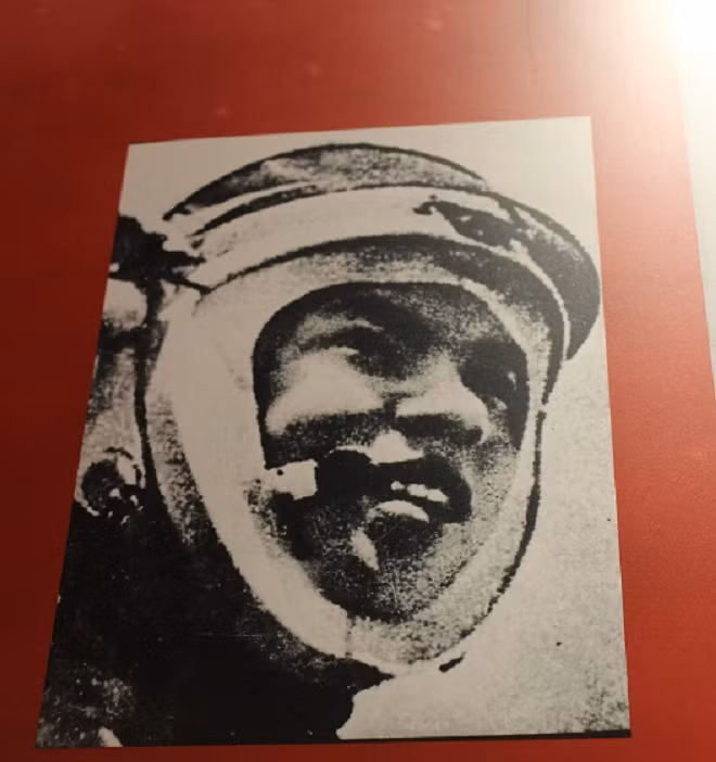 Chum anh vo gia: Ha Noi 12 ngay dem - Ruc ro chien cong-Hinh-10