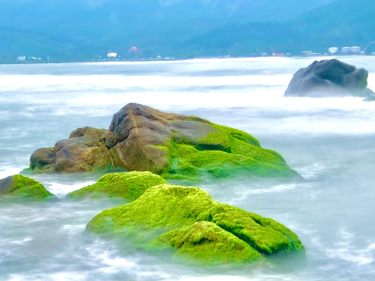 Huyen ao ve dep ghenh da Nam O mua reu xanh-Hinh-3