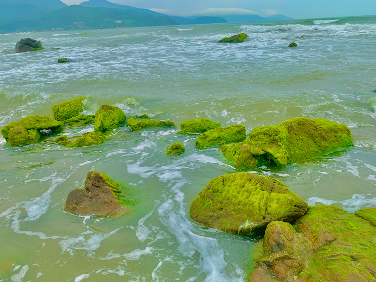 Huyen ao ve dep ghenh da Nam O mua reu xanh-Hinh-2