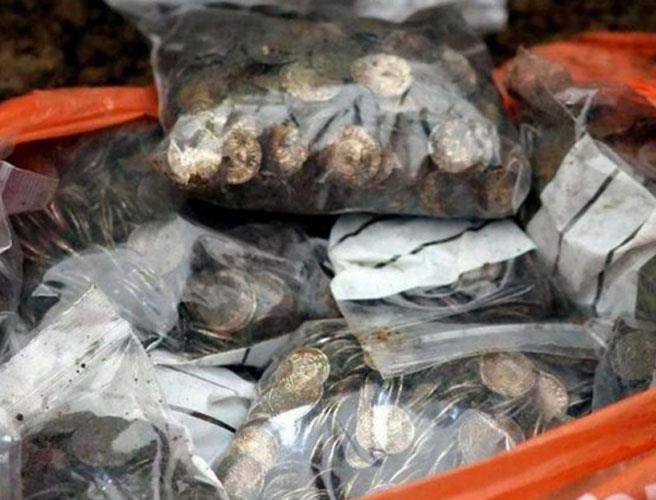 Di dao, tinh co phat hien kho bau trieu do thoi Trung co-Hinh-8