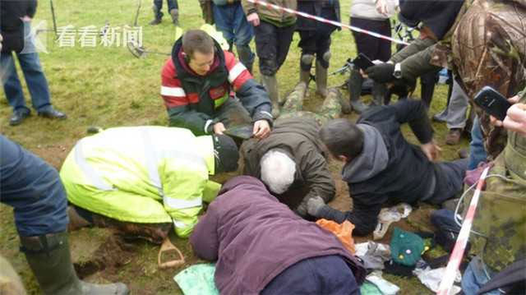 Di dao, tinh co phat hien kho bau trieu do thoi Trung co-Hinh-6