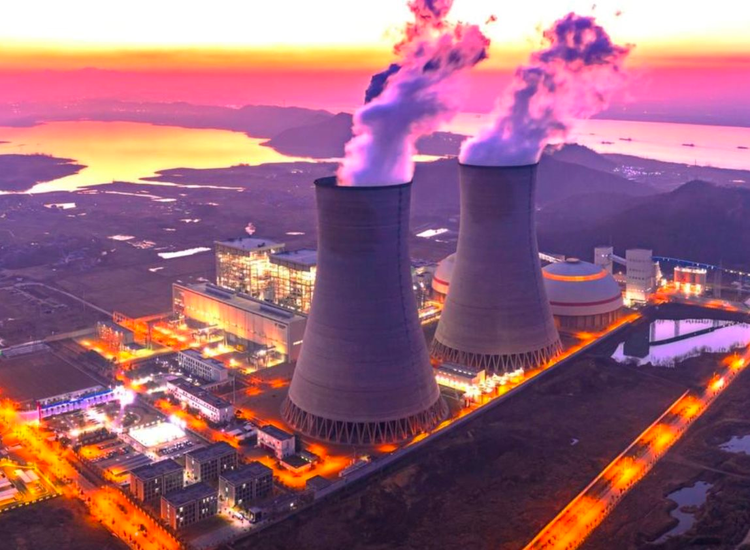 Mỹ nổi bật với hệ thống giám sát số hóa, tự động hóa và phần mềm dự đoán sự cố; Trung Quốc dẫn đầu về số lượng lò và công nghệ điều khiển thông minh.(Ảnh: markettimes.vn)