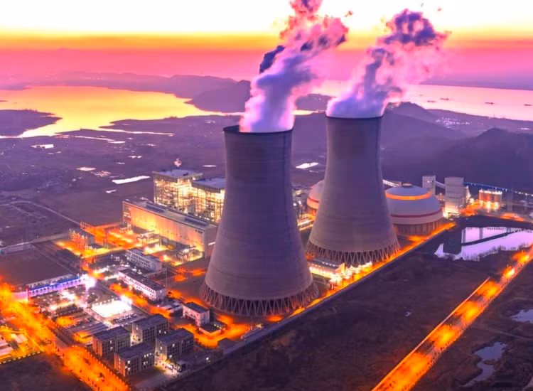 Mỹ nổi bật với hệ thống giám sát số hóa, tự động hóa và phần mềm dự đoán sự cố; Trung Quốc dẫn đầu về số lượng lò và công nghệ điều khiển thông minh.(Ảnh: markettimes.vn)