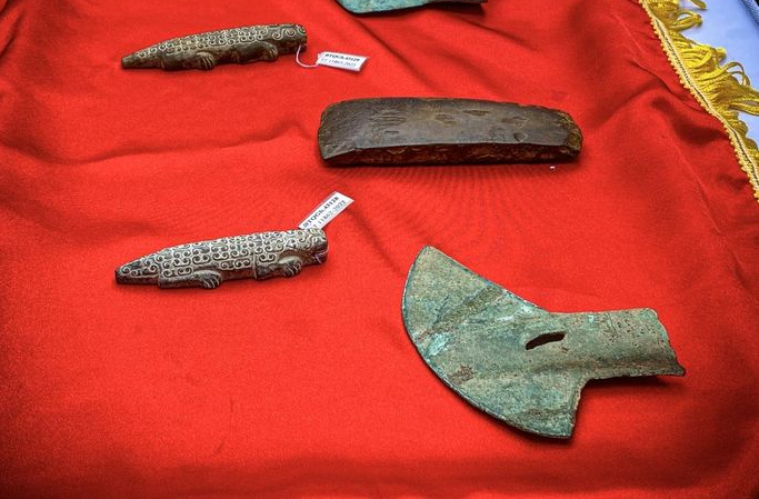 Can canh 10 co vat vo gia vua tro ve Viet Nam-Hinh-10