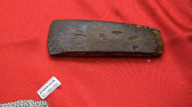 Can canh 10 co vat vo gia vua tro ve Viet Nam