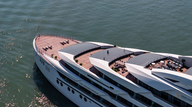 Grand Pioneers - sieu du thuyen tien phong du lich xanh Vinh Ha Long-Hinh-2