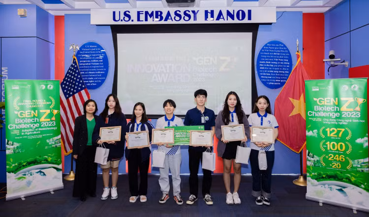 Trao giai cuoc thi GenZ Biotech Challenge 2023