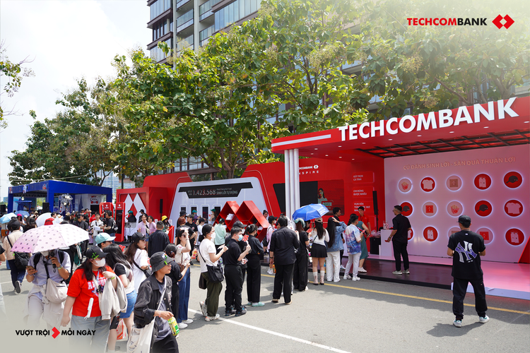 Khách hàng trả lời phỏng vấn