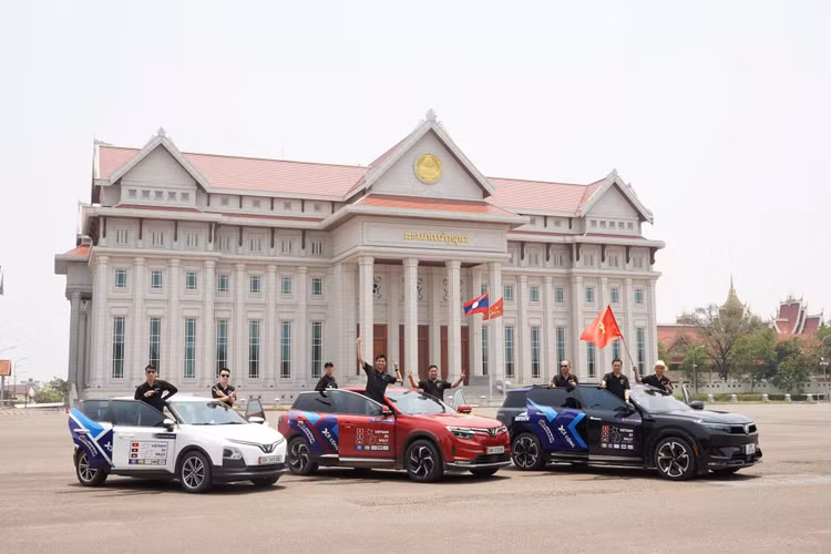 Doanh nhan U60: “Tu luc mua VF 8, toi gan nhu khong dung den Santa Fe”-Hinh-3