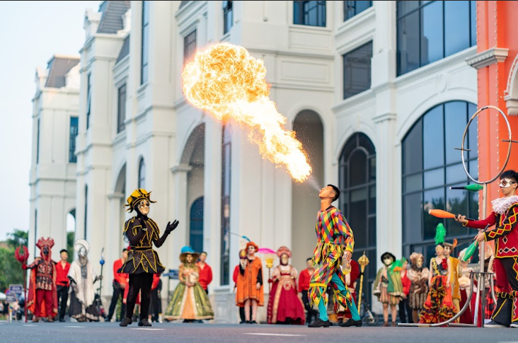 Siêu nhạc hội 8Wonder Winter Festival công bố 11 bản hit và dàn sao Việt biểu diễn cùng Maroon 5 - Hình 6 Sieu nhac hoi 8Wonder Winter Festival cong bo 11 ban hit va dan sao Viet bieu dien cung Maroon 5-Hinh-6