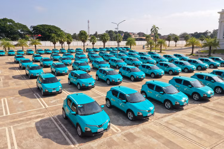 GSM khai trương dịch vụ taxi điện tại Lào, hướng tới phổ cập phương thức di chuyển xanh tại Đông Nam Á GSM khai truong dich vu taxi dien tai Lao, huong toi pho cap phuong thuc di chuyen xanh tai Dong Nam A