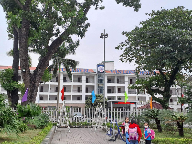 Yêu cầu làm rõ vụ 6 học sinh Quảng Ninh nhập viện sau bữa trưa - Hình 4 Yeu cau lam ro vu 6 hoc sinh Quang Ninh nhap vien sau bua trua-Hinh-4