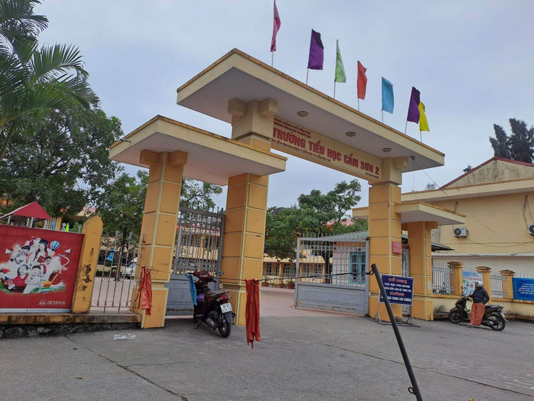 Yêu cầu làm rõ vụ 6 học sinh Quảng Ninh nhập viện sau bữa trưa Yeu cau lam ro vu 6 hoc sinh Quang Ninh nhap vien sau bua trua