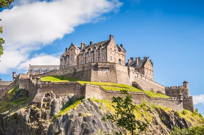 Lau dai 'ma am' noi tieng nhat the gioi va tieng trong ky di-Hinh-2