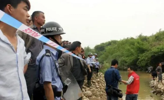 Vot duoc khuc go hon 1.000 tuoi, giat minh khi biet gia tri khung-Hinh-2