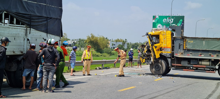 Quang Nam: Hien truong vu xe tai va cham lien hoan tren quoc lo 1A-Hinh-10