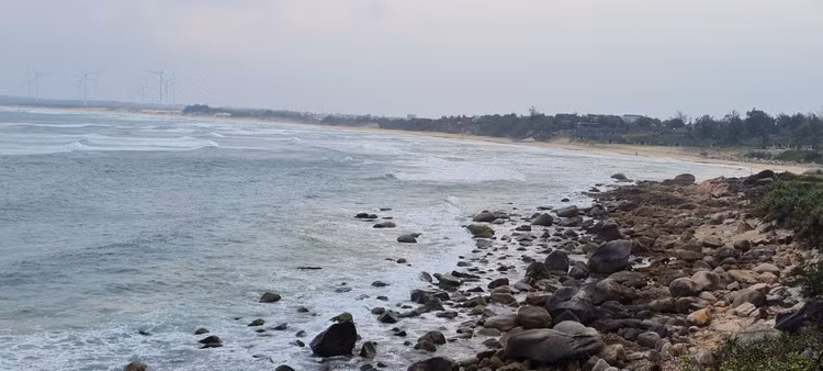 Den Binh Dinh, ngam ve dep hoang so cua bai bien Trung Luong-Hinh-3