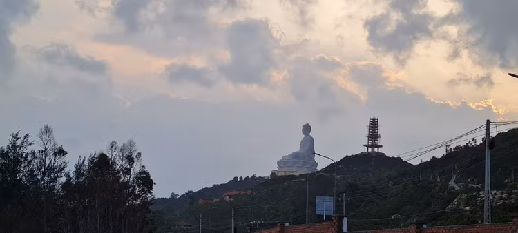 Den Binh Dinh, ngam ve dep hoang so cua bai bien Trung Luong-Hinh-7