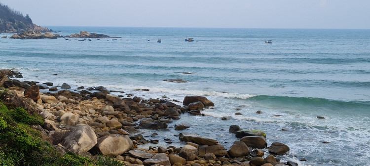 Den Binh Dinh, ngam ve dep hoang so cua bai bien Trung Luong-Hinh-4