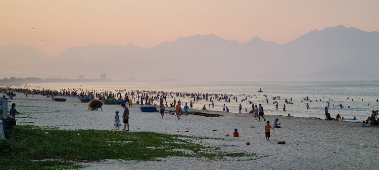 Nong do lua, dan Da Nang un un ra bien giai nhiet-Hinh-10