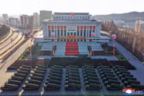 Triều Tiên công bố pháo phản lực phóng loạt có thể mang đầu đạn hạt nhân