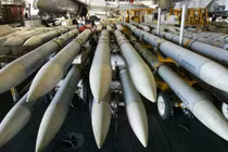 Cuộc chiến Iran khiến Mỹ hao hụt vũ khí, châu Âu đợi dài