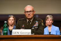 Chiến sự Trung Đông ngày 03/4, Tư lệnh Lục quân Mỹ mất chức