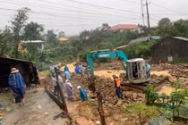 Quảng Ngãi xảy ra hơn 120 điểm sạt lở do mưa lớn kéo dài