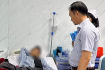 Hàng chục trường hợp nghi ngộ độc thực phẩm do ăn bánh mì ở Quảng Ngãi