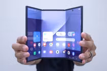 Samsung ra mắt TriFold, gập 3 mở ra rộng 10 inch, giá 66 triệu đồng