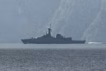 Chiến sự Trung Đông ngày 12/4, tàu chiến Mỹ cố tiến vào Hormuz 