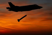 Mỹ tái triển khai vũ khí hạt nhân đến Anh sau gần 20 năm