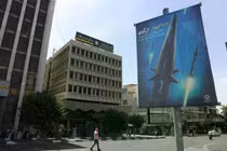 Iran tung đòn đánh bất ngờ vào căn cứ Mỹ, lộ diện vũ khí tầm bắn 4000km