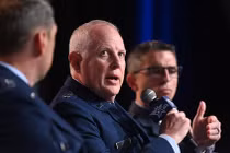  Mỹ bổ sung thêm đại tướng phụ trách phát triển vũ khí tấn công chiến lược